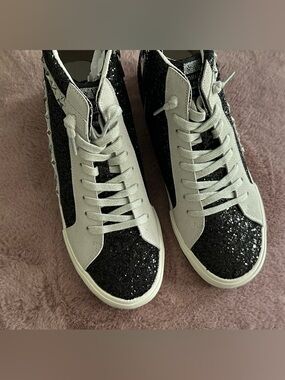 NWOB Vintage Havana Leona Black Glitter Lace-Up Women's Sneakers